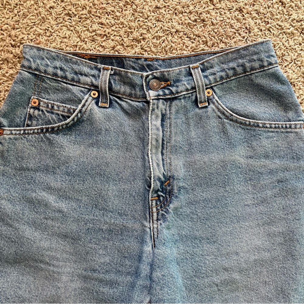 Levi’s Vintage 90s 950 Relaxed Fit High Waisted Denim Jean Shorts White Tab - Picture 2 of 6